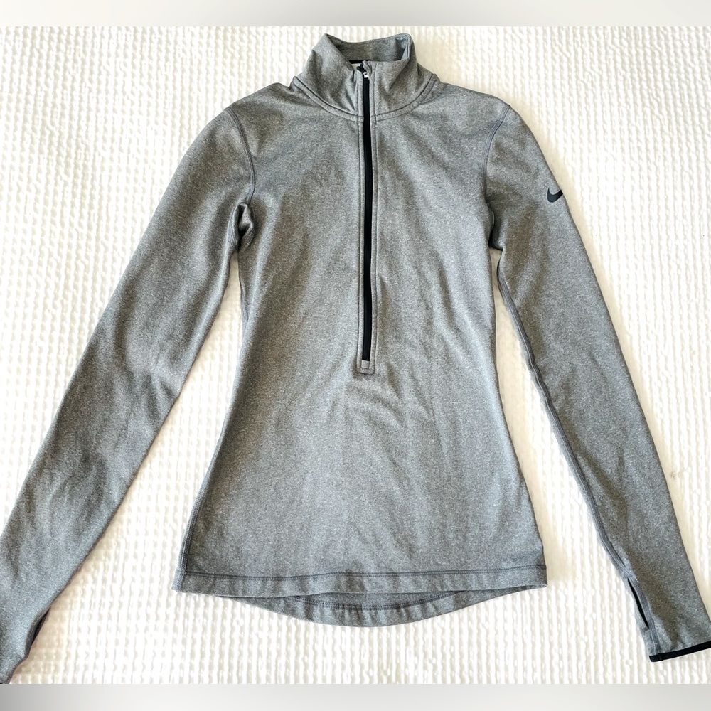 Nike Women's Gray Long Sleeve Top